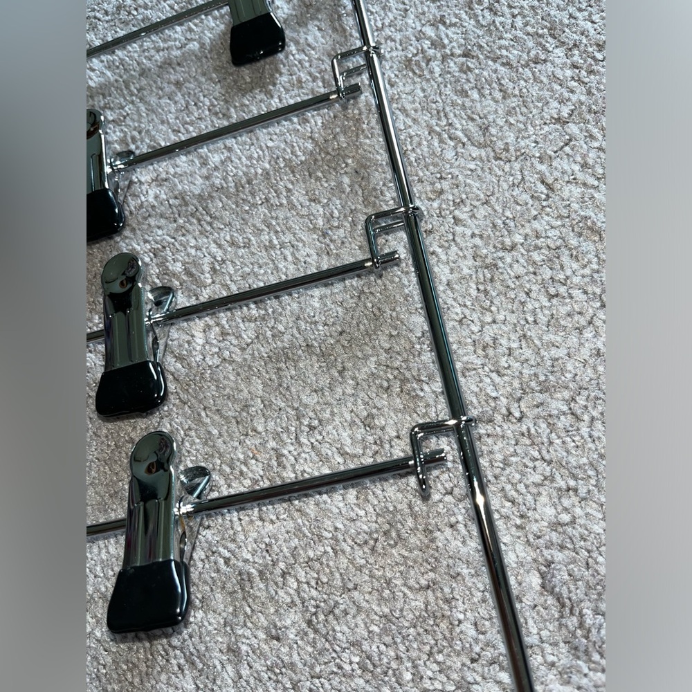 CLOTHING RACK - Picture 4 of 4